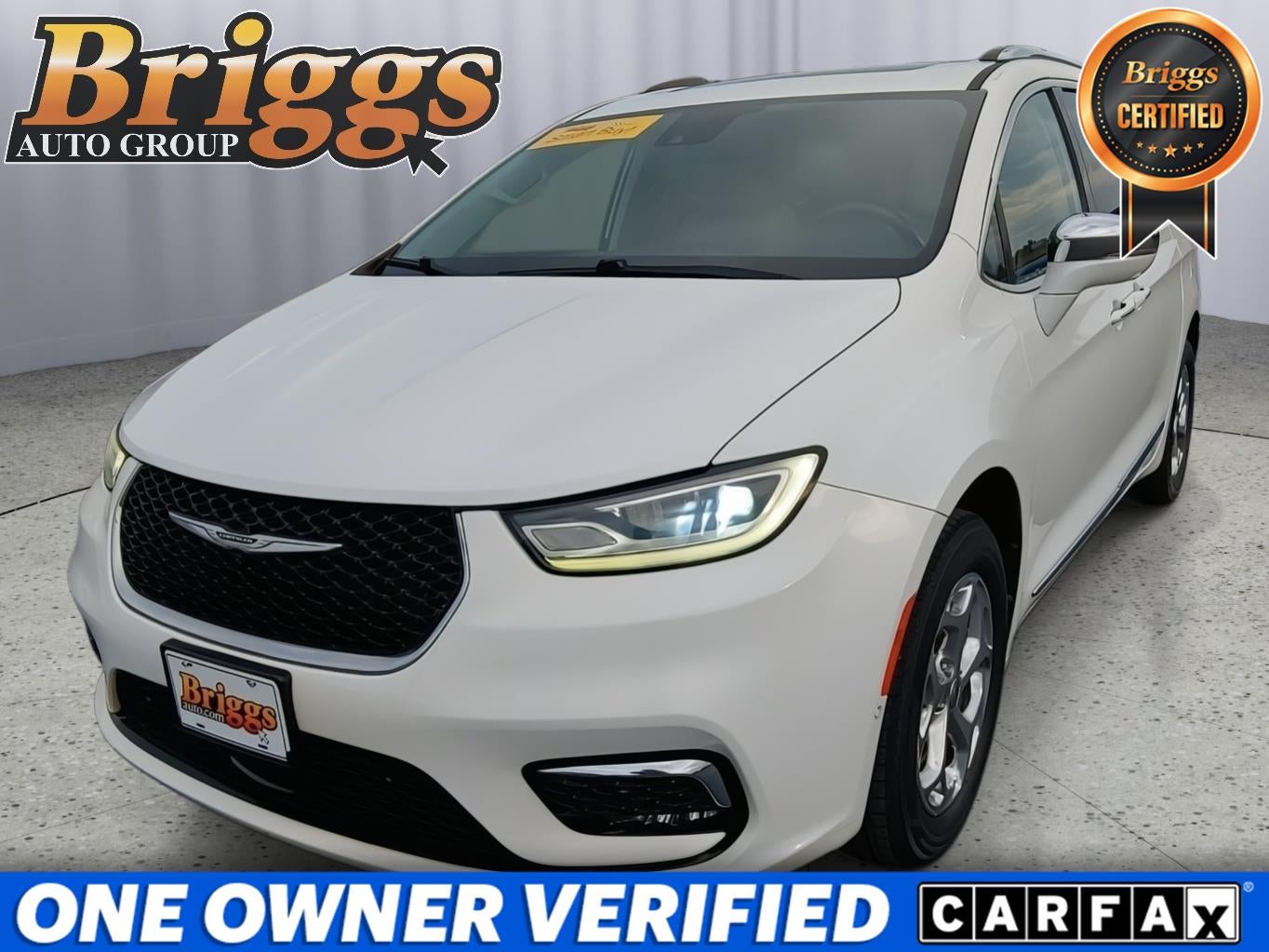 2021 Chrysler Pacifica Limited in Other — front three-quarter view