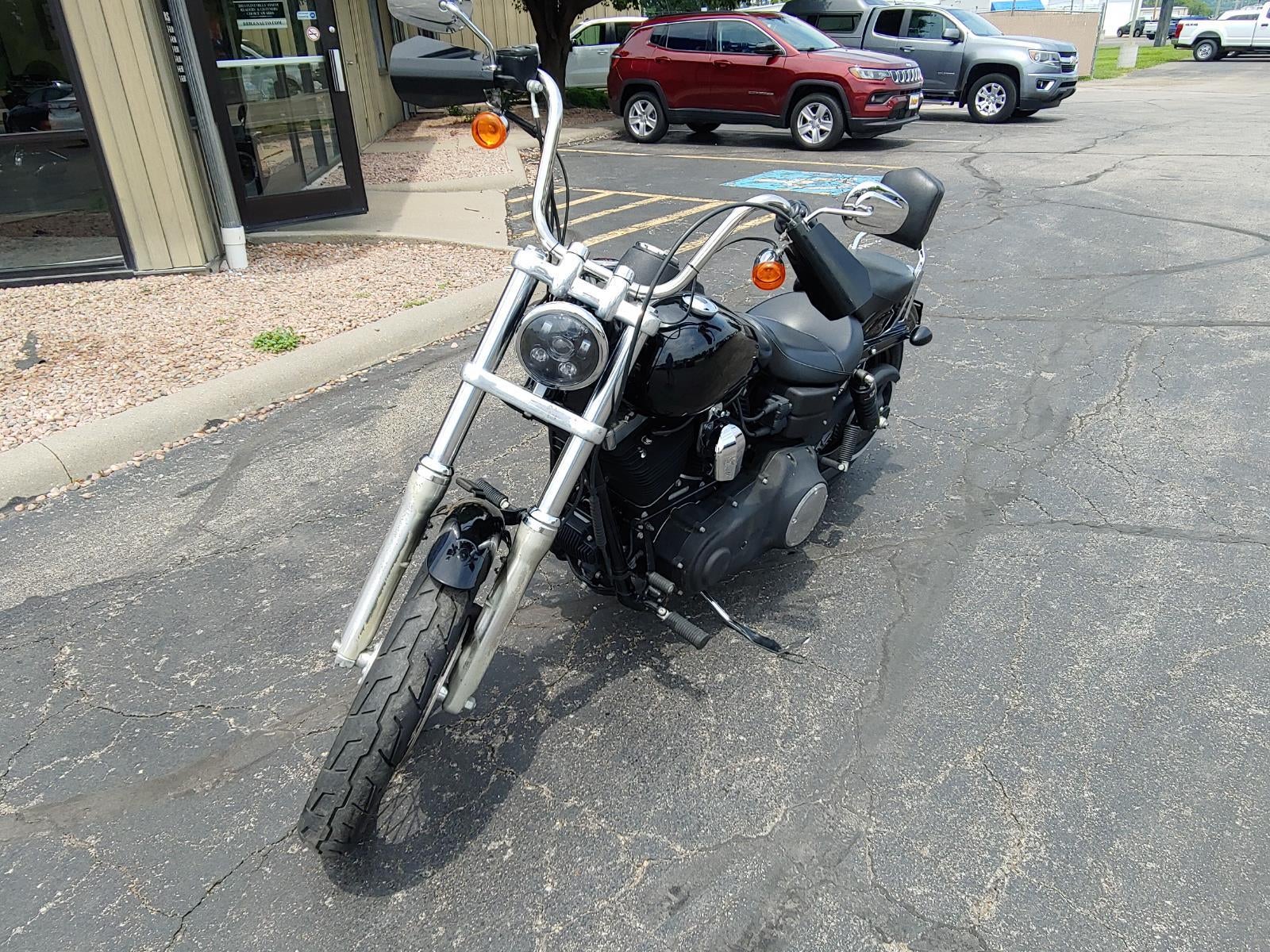 2011 HARLEY-DAVIDSON STREETBOB