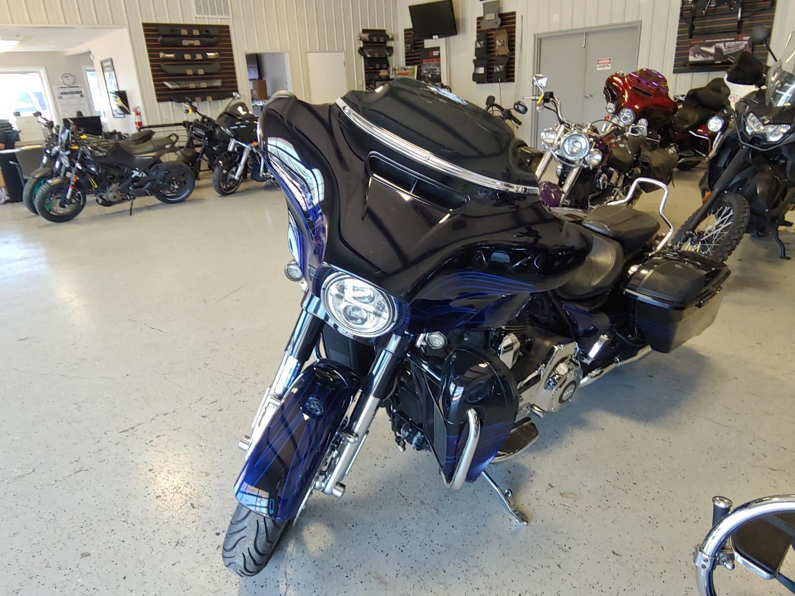 2016 HARLEY-DAVIDSON STREET GLIDE CVO
